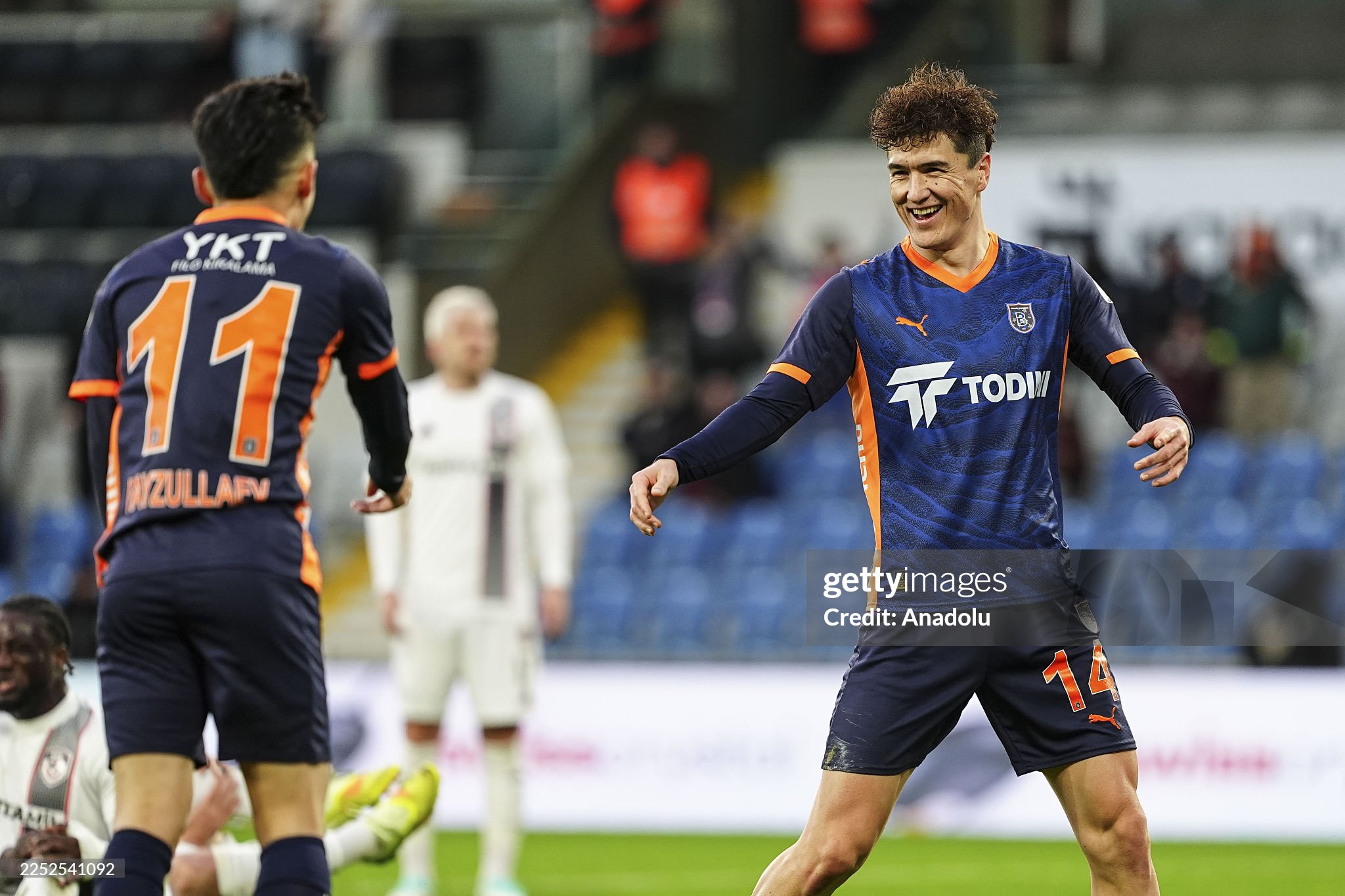 Fayzullaev va Shomurodovning "Basaksehir"dagi g'alaba o'yinidagi statistikasi