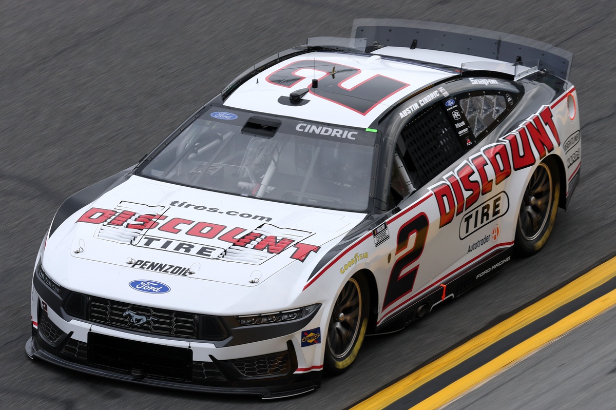 Остин Синдрик и Team Penske возглавили первую практику Daytona 500