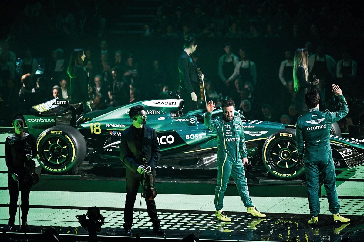 Aston Martin F1 представляет свой новый болид для сезона 2026 года