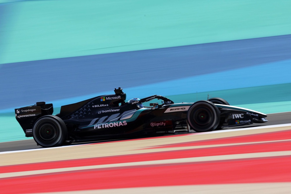 Williams: Mercedes's F1 race simulation taunts rivals