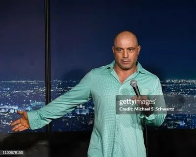UFC shahri Jo Rogan aralash yakkakurashlarda vazn toifalarini ko'paytirish kerakligini ta'kidladi
