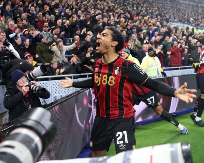 Bournemouth Down Everton with 10 Men