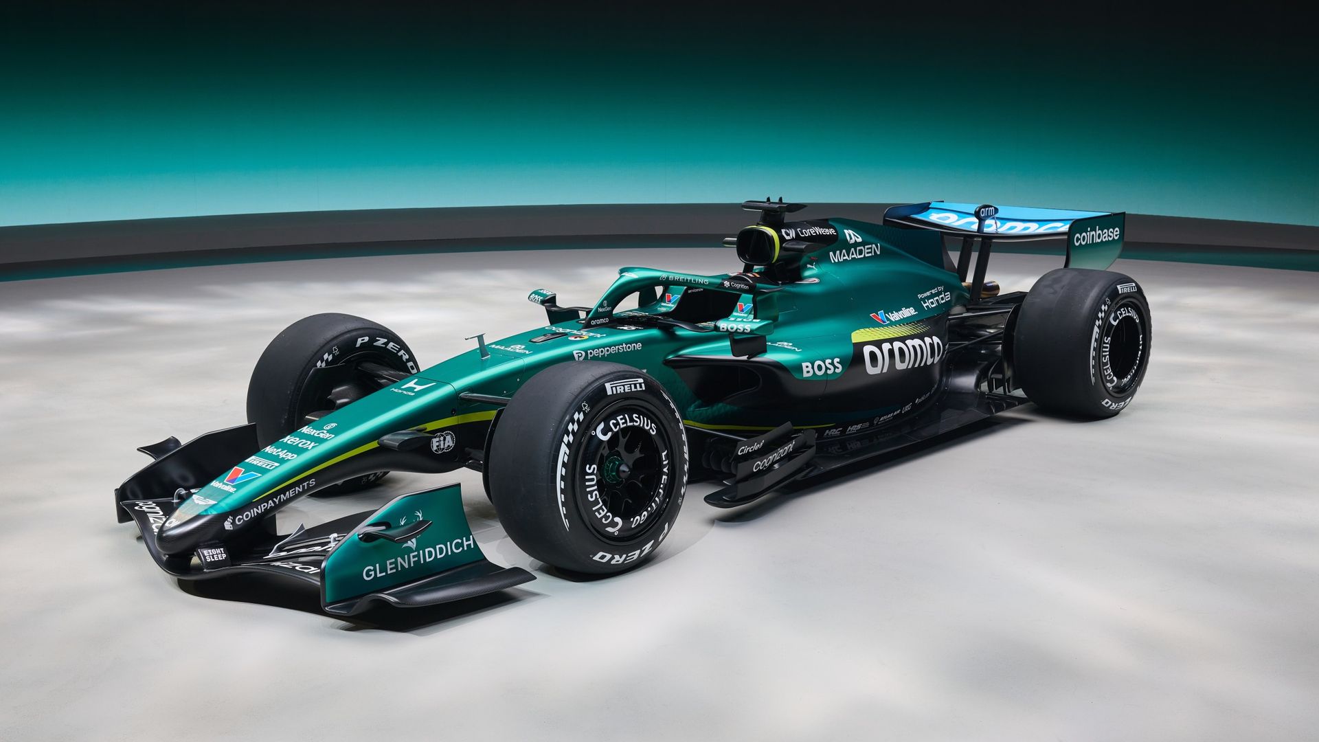 Aston Martin yangi mashinasini taqdim etdi: AMR26