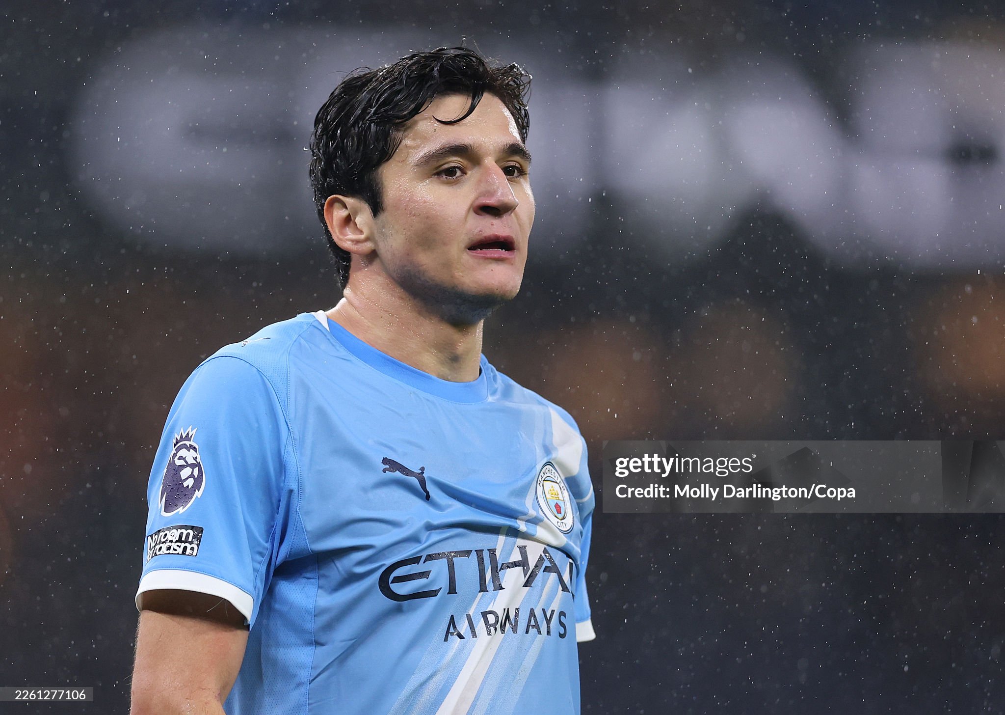 Manchester City close gap to Arsenal with win over Newcastle