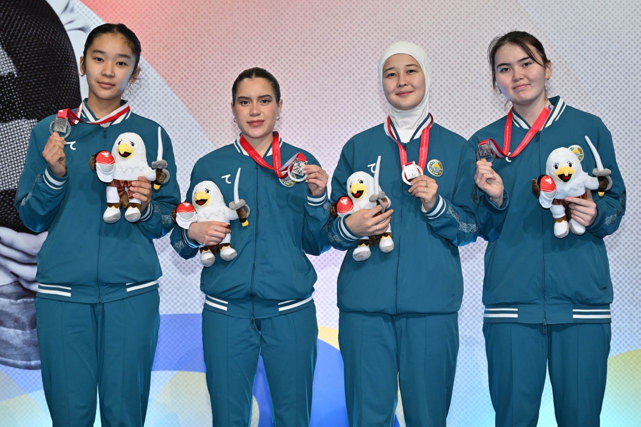 Fencing: Uzbek Girls Take Second Place at Asian Championship