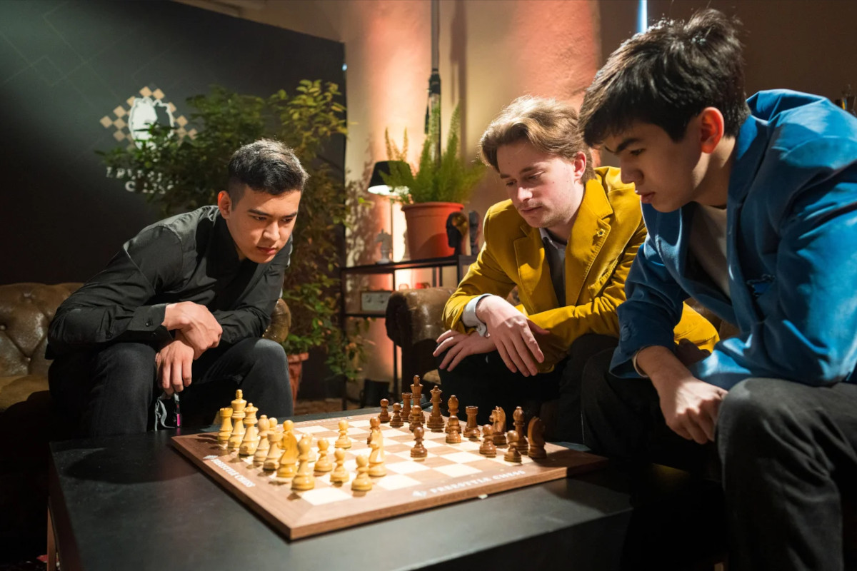 Чемпионат мира по шахматам в формате FIDE Freestyle: Синдаров начал с победы, Абдусатторов проиграл