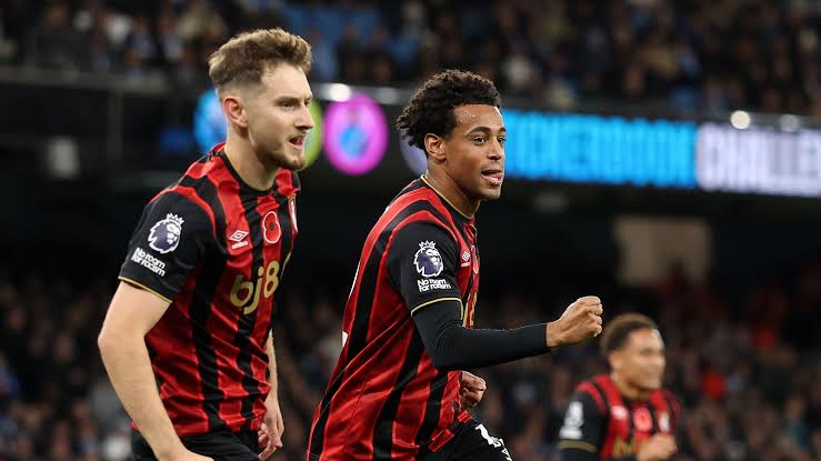 Manchesterliklar bir jamoaning ikki futbolchisiga ko'z tikdi