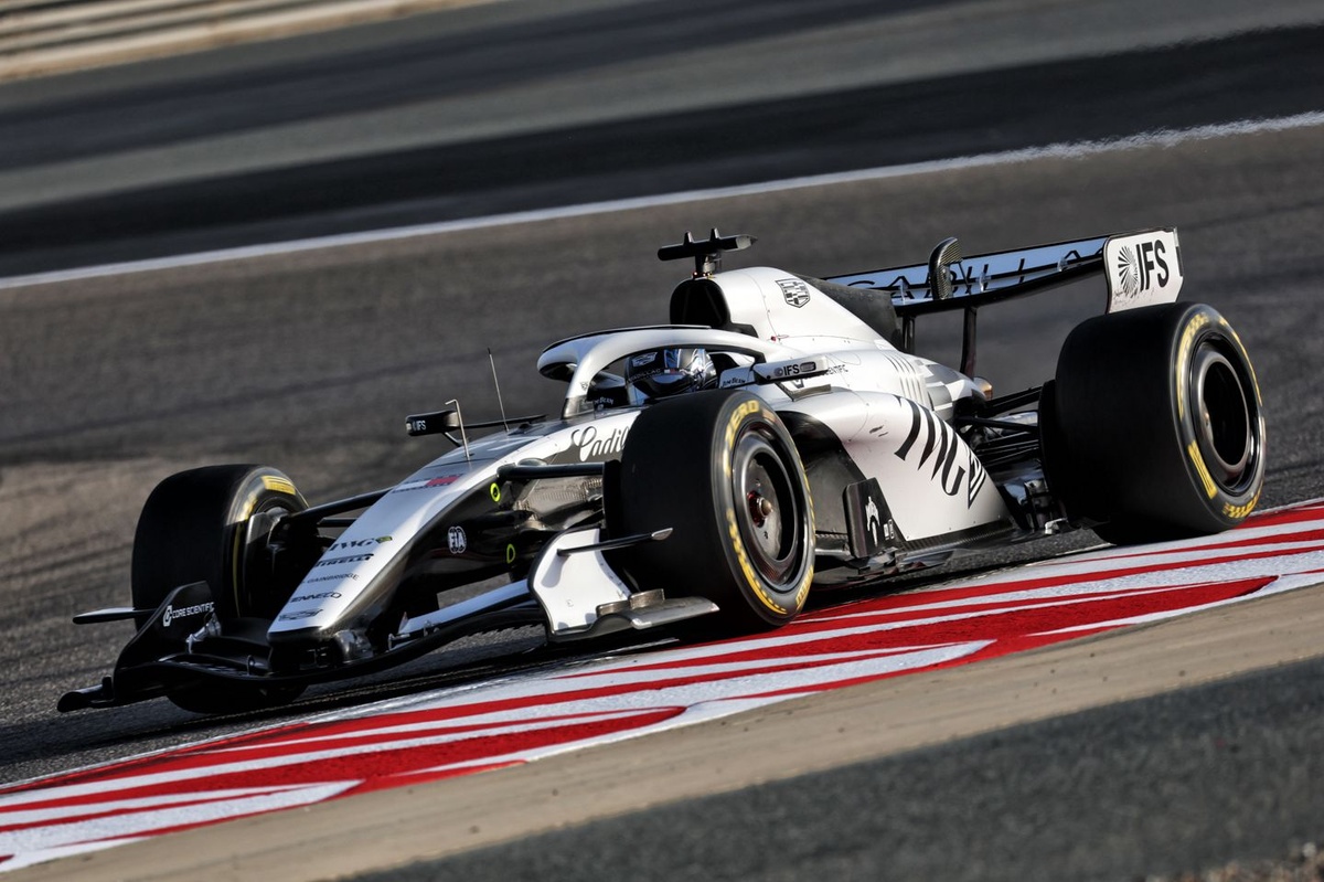 Тесты Формулы-1 в Бахрейне: первый день